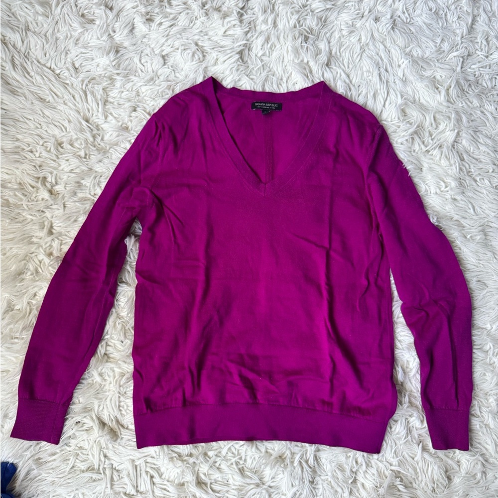 Banana Republic Magenta V-Neck Sweater 100% Merino Wool